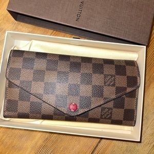 Josephine wallet